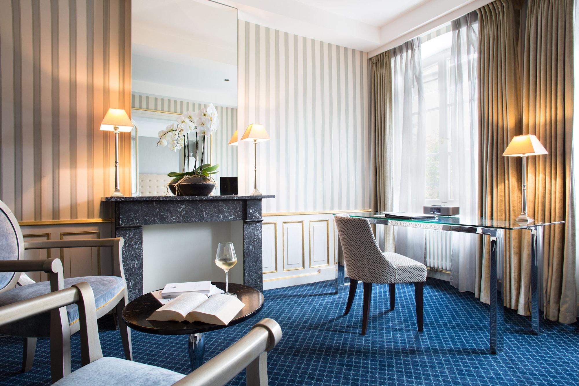 Hotel Le Place D'Armes - Relais & Chateaux Luxembourg Exterior photo